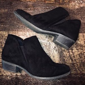SO Black suede booties